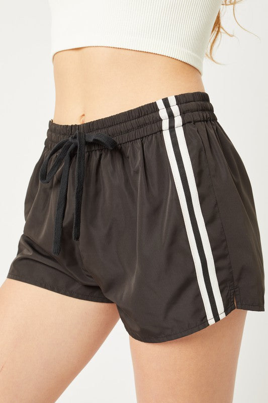 Single Striped Trim Windbreaker Shorts